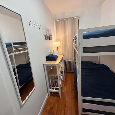 In Chelsea 2 With Kitchen - Shared Bathroom -5th Floor Walk-up * New York