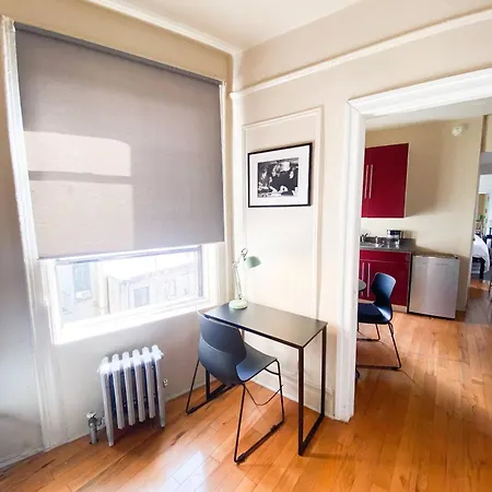 Apartment Charming 2-bedroom Entire In Area