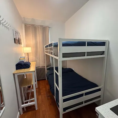 Apartment In Chelsea 2 With Kitchen - Shared Bathroom -5th Floor Walk-up