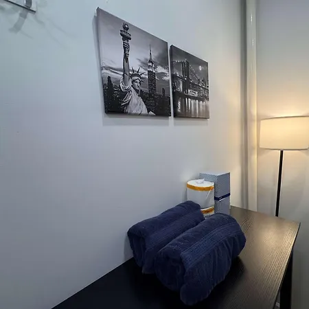With Kitchen In Chelsea - Shared Bathroom - 3rd Floor Walk-up * New York