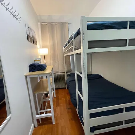 In Chelsea 2 With Kitchen - Shared Bathroom -5th Floor Walk-up Apartment New York