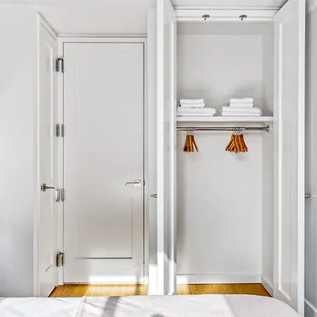 Apartment Uws 1br W Doorman Elevator Nr Park Nyc-372