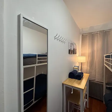 In Chelsea 2 With Kitchen - Shared Bathroom -5th Floor Walk-up * New York