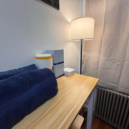 Apartment In Chelsea 2 With Kitchen - Shared Bathroom -5th Floor Walk-up New York