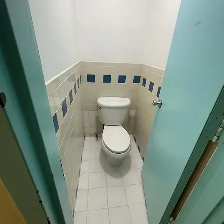 With Kitchen In Chelsea - Shared Bathroom - 3rd Floor Walk-up Apartment New York