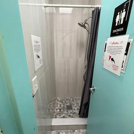 With Kitchen In Chelsea - Shared Bathroom - 3rd Floor Walk-up *