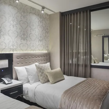 Aliz Times Square Hotel 4*