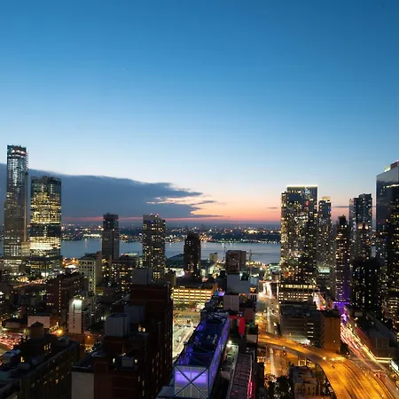 Hotel Aliz Times Square 4*