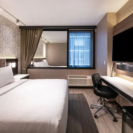 Hotel Aliz Times Square 4*