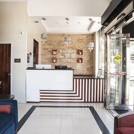 Hotel Madison Les