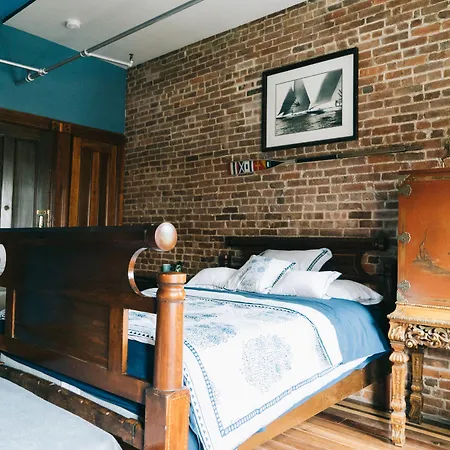 Northern Lights Mansion 4*