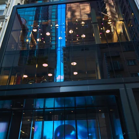 Moxy Nyc Downtown Hotel 3*