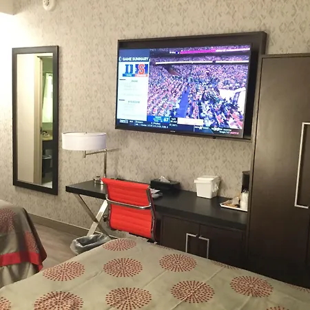 Ramada By Wyndham Bronx Terminal Hotel 3*