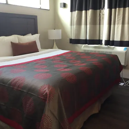 Ramada By Wyndham Bronx Terminal Hotel