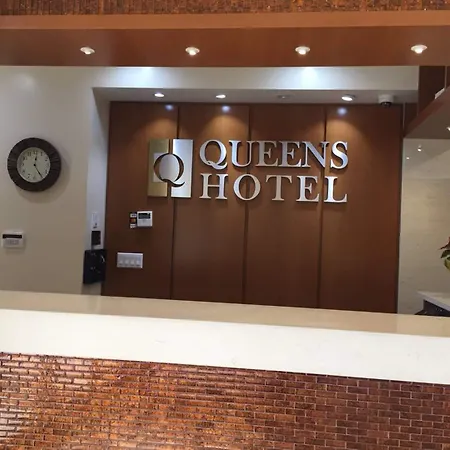 The Queens Hotel 2*