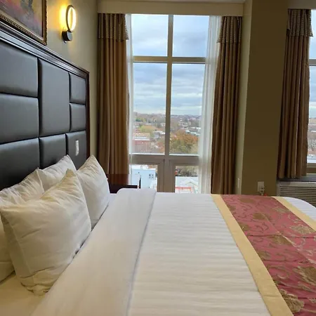 The Queens Hotel 2*