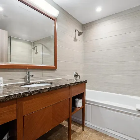 Ramada By Wyndham Flushing Queens New York