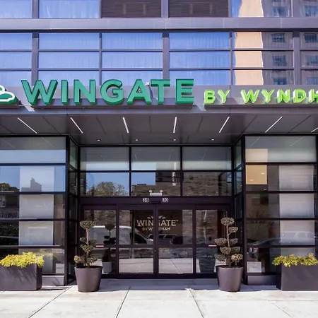 Wingate By Wyndham Long Island Hotel 3*