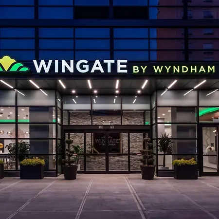 Wingate By Wyndham Long Island Hotel