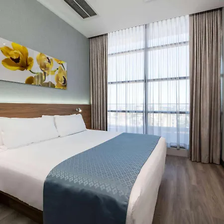 Wingate By Wyndham Long Island New York