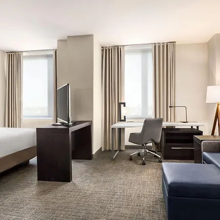 Hotel By Marriott Jfk Airport 3*