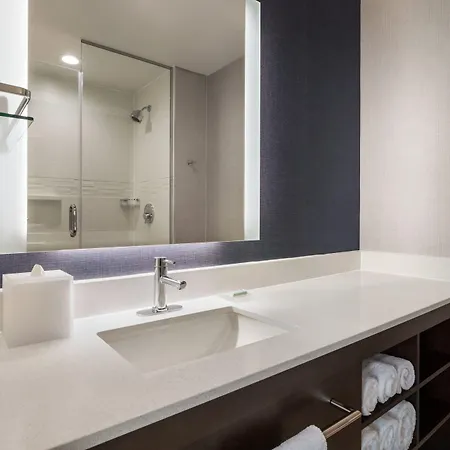 By Marriott Jfk Airport