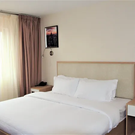 Lic Plaza 3*
