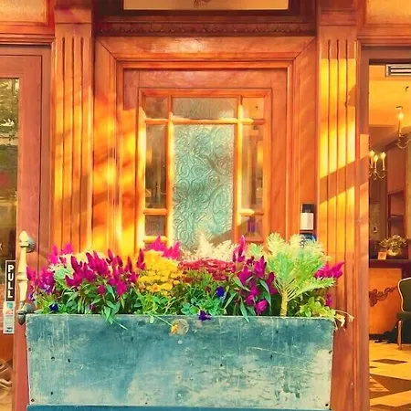 The Historic Blue Moon - Nyc Hotel 4*