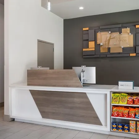 Hotel Express & Bronx - Zoo Area By Ihg 2*