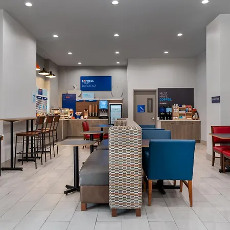 Express & Bronx - Zoo Area By Ihg Hotel