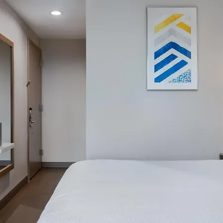 Express & Bronx - Zoo Area By Ihg Hotel