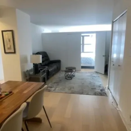 Unique Place In Midtown Nyc *