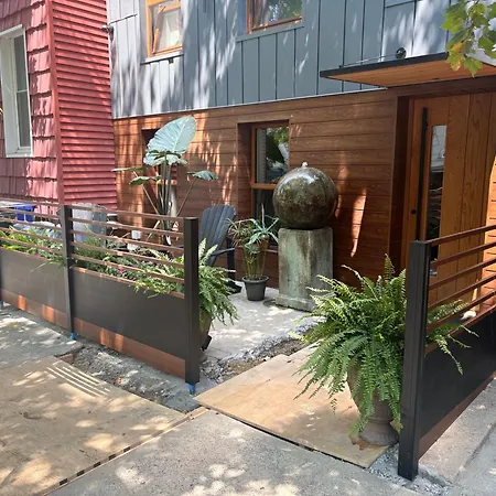 Cozy Garden In Williamsburg Nyc Townhouse