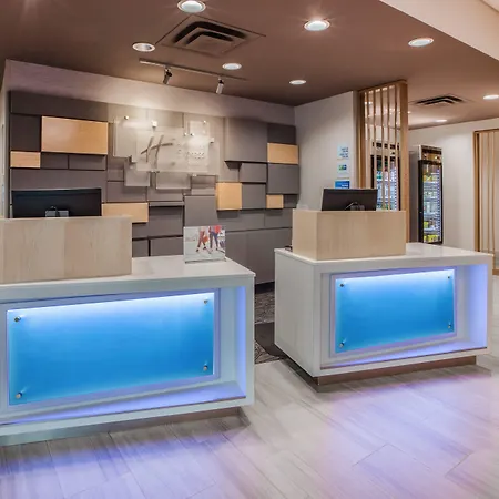 Express & Woodside Laguardia Airport 3* New York