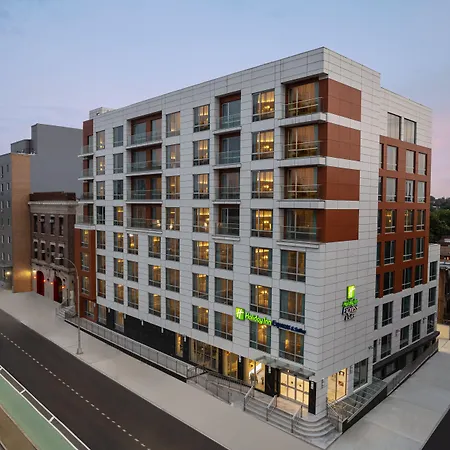 Hotel Express & Woodside Laguardia Airport 3*