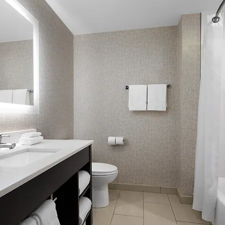 Express & Woodside Laguardia Airport Hotel New York