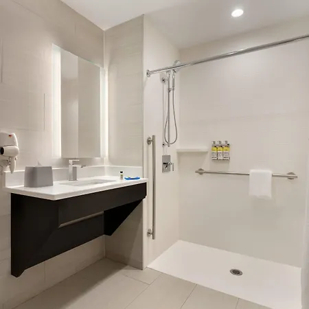 Hotel Express - Jamaica - Jfk Airtrain - Nyc By Ihg 3*