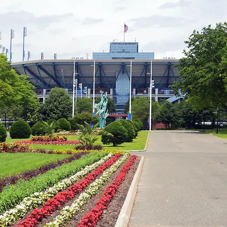 Hotel Indigo Flushing - Laguardia 4*