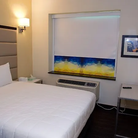 7 Days Hotel