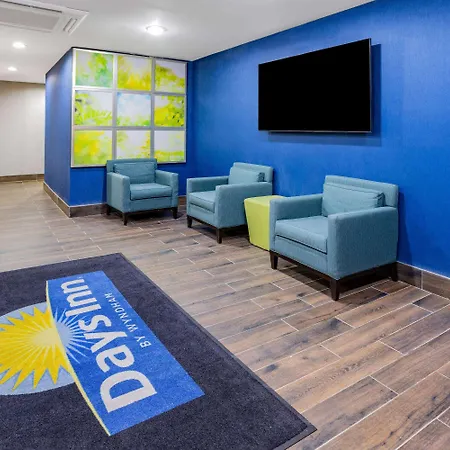 Days By Wyndham Bronx Nyc Hotel