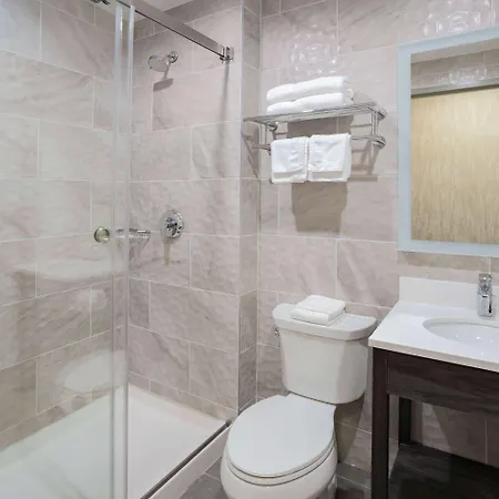 Days By Wyndham Bronx Nyc Hotel New York