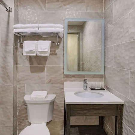 Days By Wyndham Bronx Nyc