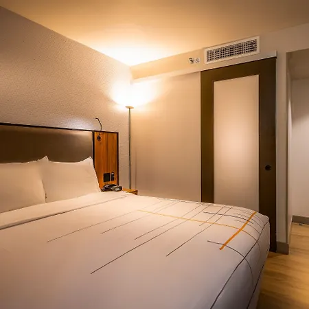La Quinta By Wyndham Time Square South Hotel New York