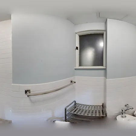 Lamartine Chelsea Hostel