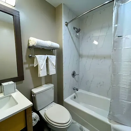 Hotel Days By Wyndham Staten Island New York