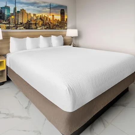 Days By Wyndham Staten Island Hotel 2*