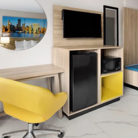 Hotel Days By Wyndham Staten Island