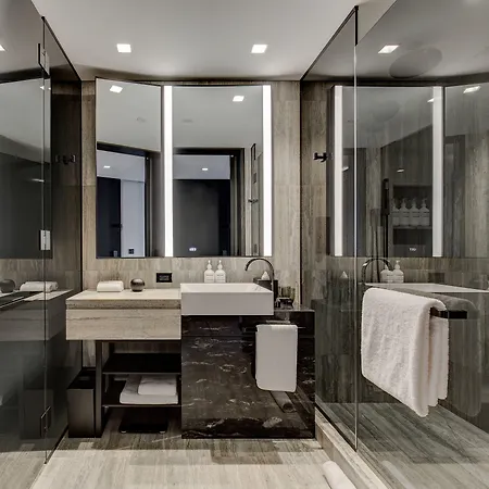 Equinox Hotel 5*