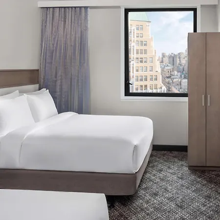 Hotel Doubletree By Hilton Times Square South 4*