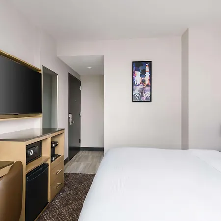Hotel Doubletree By Hilton Times Square South 4*